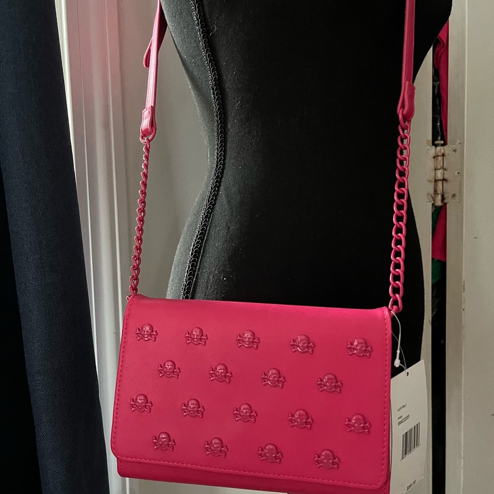 Betsy Johnson pink skull bag so cute new with tags - Picture 9 of 10